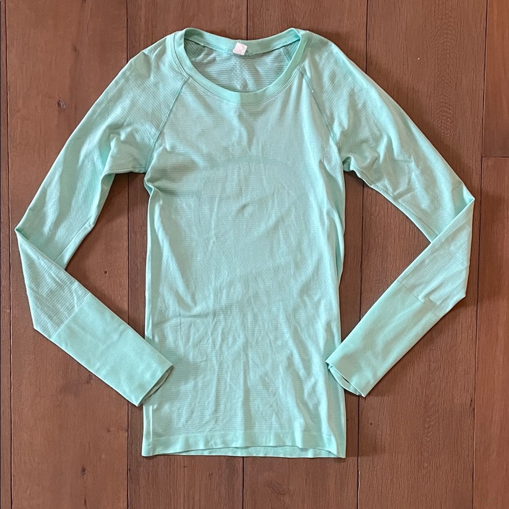 Lululemon Swiftly Tech Long Sleeve Shirt- size 2